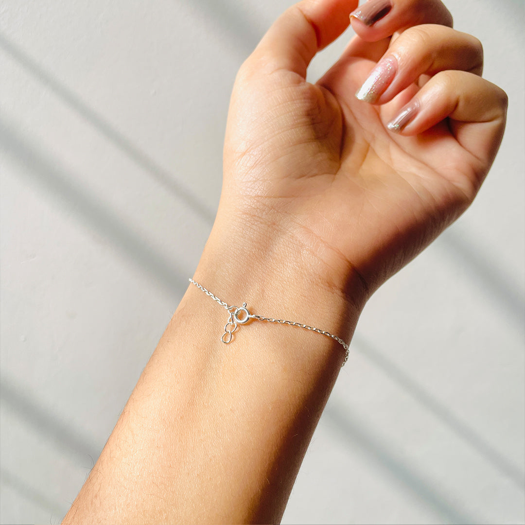 Sleek Chain Evil Eye Silver Bracelet