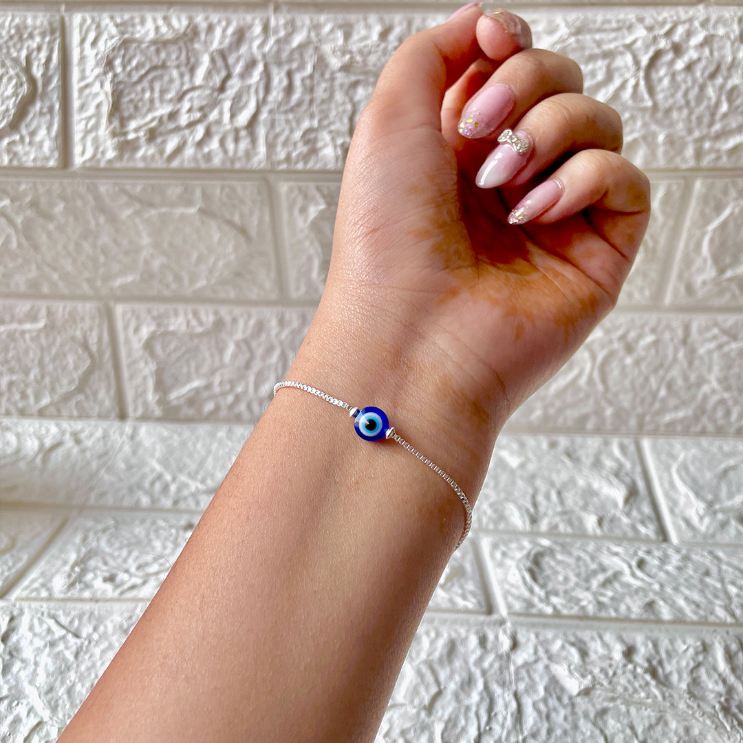 Protective Charm Sleek Evil Eye Chain Bracelet - Elegant Guardian  Silver Jewelry
