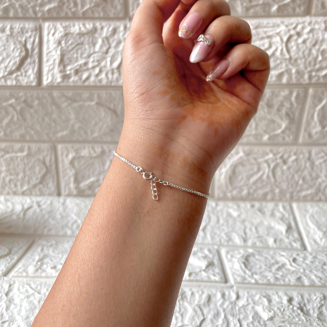 Protective Charm Sleek Evil Eye Chain Bracelet - Elegant Guardian  Silver Jewelry